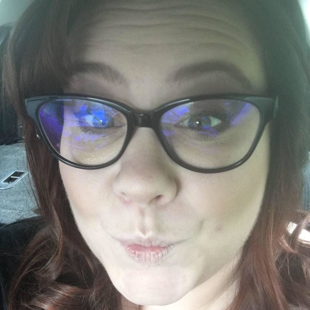 Meet your Posher, Elise